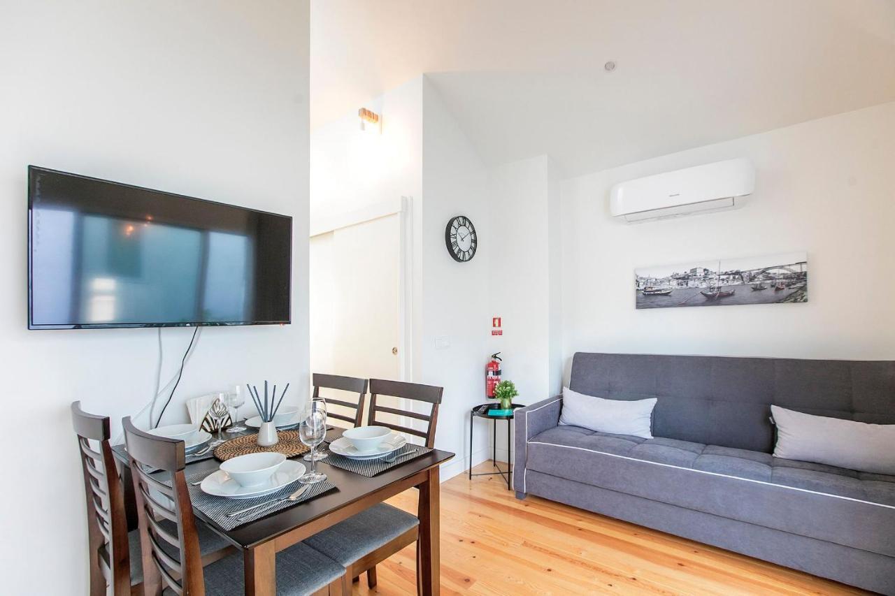 Lovelystay - Cozy 1Br In Santa Catarina W/ Balcony Порту Екстер'єр фото