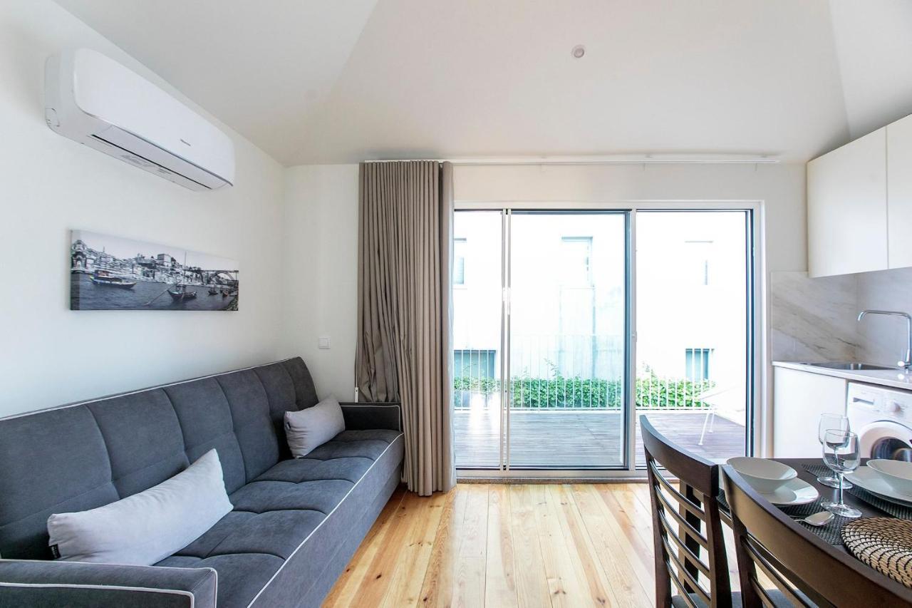 Lovelystay - Cozy 1Br In Santa Catarina W/ Balcony Порту Екстер'єр фото